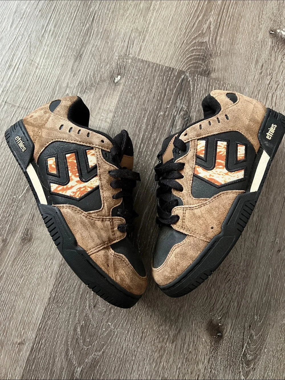Etnies “Faze” Men’s Brown and Black Suede Skate Shoes - Picture 1 of 4